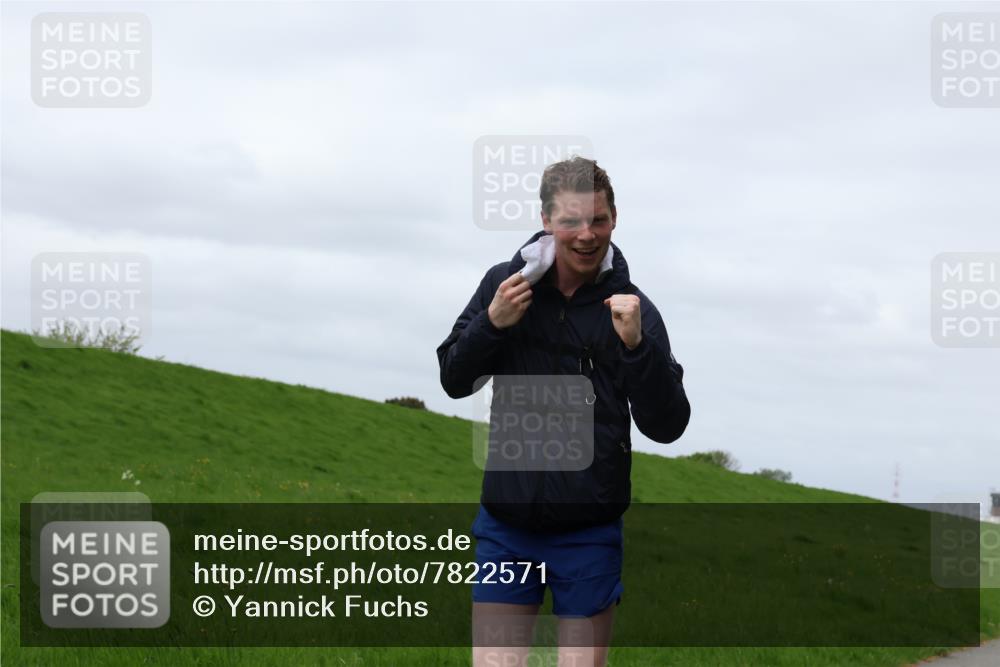 04.05.2025 - 8. Wedeler Halbmarathon Yannick Fuchs http://msf.ph/oto/7822571 04.05.2025 11:52:10 Laufen  meine-sportfotos.de