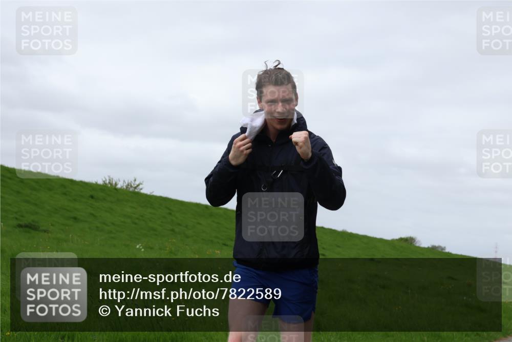 04.05.2025 - 8. Wedeler Halbmarathon Yannick Fuchs http://msf.ph/oto/7822589 04.05.2025 11:52:10 Laufen  meine-sportfotos.de