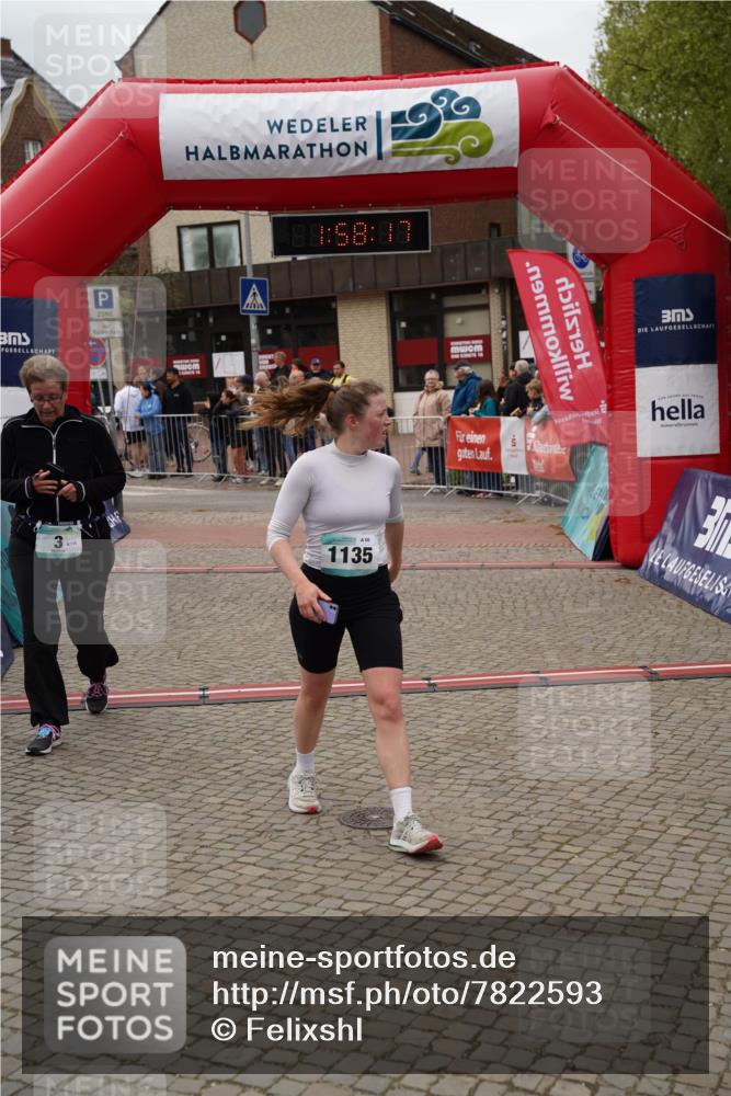 04.05.2025 - 8. Wedeler Halbmarathon Felixshl http://msf.ph/oto/7822593 04.05.2025 11:58:15 Ziel 3, 348, 440, 1135 meine-sportfotos.de