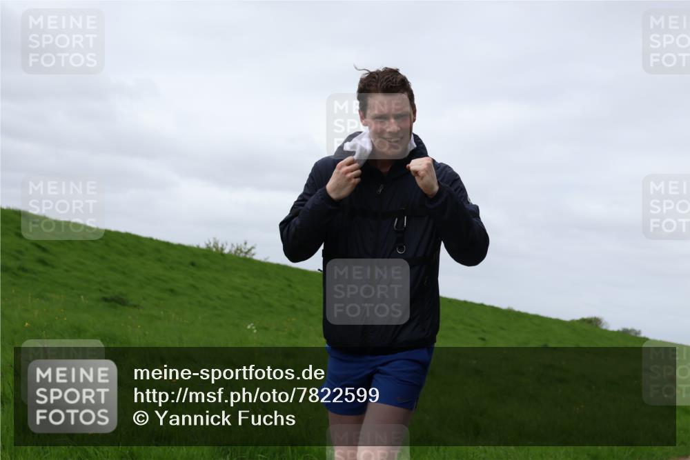 04.05.2025 - 8. Wedeler Halbmarathon Yannick Fuchs http://msf.ph/oto/7822599 04.05.2025 11:52:10 Laufen  meine-sportfotos.de