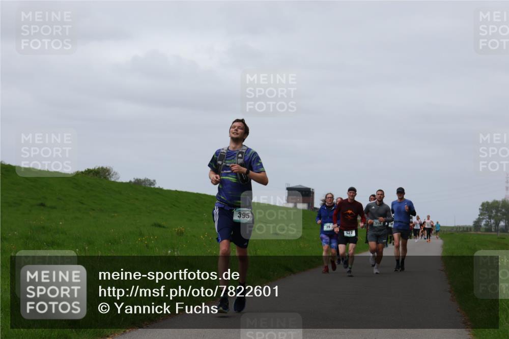 04.05.2025 - 8. Wedeler Halbmarathon Yannick Fuchs http://msf.ph/oto/7822601 04.05.2025 11:29:45 Laufen 395, 39, 527, 314, 8 meine-sportfotos.de