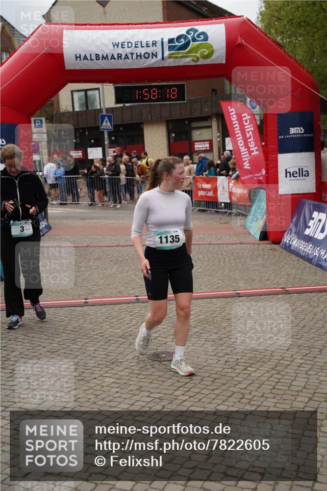 04.05.2025 - 8. Wedeler Halbmarathon Felixshl http://msf.ph/oto/7822605 04.05.2025 11:58:15 Ziel 3, 348, 440, 1135 meine-sportfotos.de