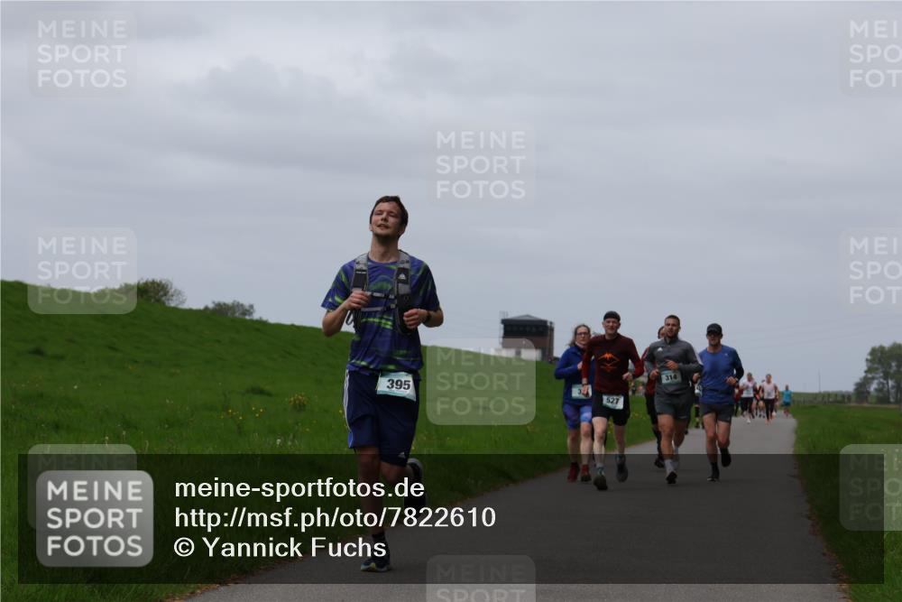 04.05.2025 - 8. Wedeler Halbmarathon Yannick Fuchs http://msf.ph/oto/7822610 04.05.2025 11:29:45 Laufen 395, 3, 527, 314 meine-sportfotos.de
