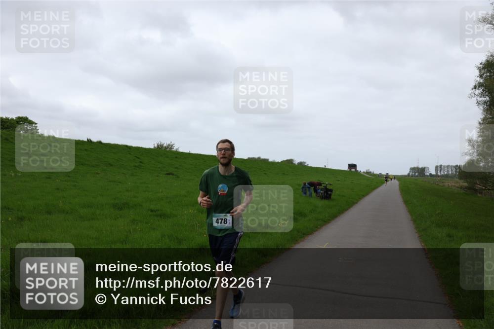 04.05.2025 - 8. Wedeler Halbmarathon Yannick Fuchs http://msf.ph/oto/7822617 04.05.2025 11:10:48 Laufen 478 meine-sportfotos.de