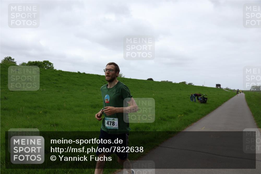 04.05.2025 - 8. Wedeler Halbmarathon Yannick Fuchs http://msf.ph/oto/7822638 04.05.2025 11:10:48 Laufen 478 meine-sportfotos.de