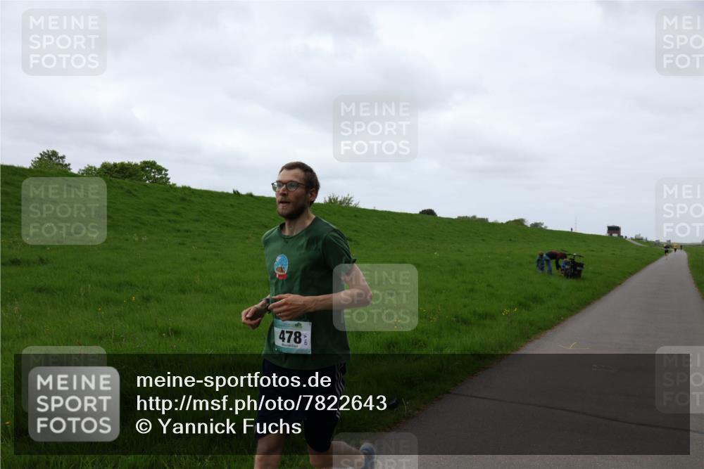 04.05.2025 - 8. Wedeler Halbmarathon Yannick Fuchs http://msf.ph/oto/7822643 04.05.2025 11:10:48 Laufen 478 meine-sportfotos.de