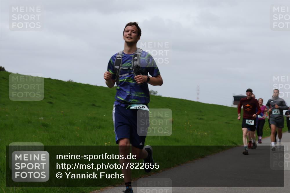 04.05.2025 - 8. Wedeler Halbmarathon Yannick Fuchs http://msf.ph/oto/7822655 04.05.2025 11:29:47 Laufen 205, 527, 314 meine-sportfotos.de