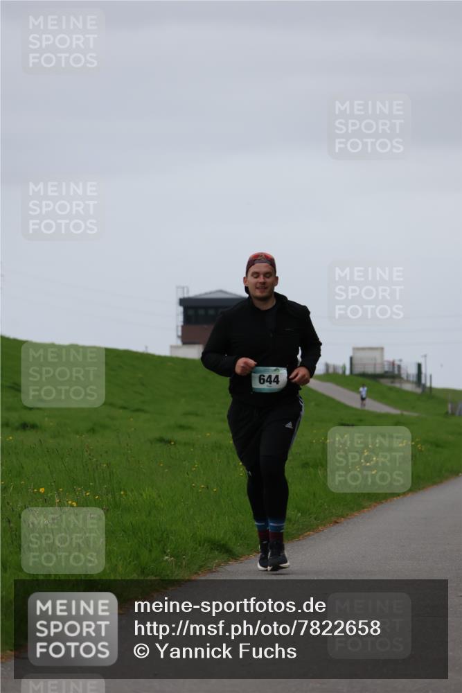 04.05.2025 - 8. Wedeler Halbmarathon Yannick Fuchs http://msf.ph/oto/7822658 04.05.2025 12:13:43 Laufen 644 meine-sportfotos.de