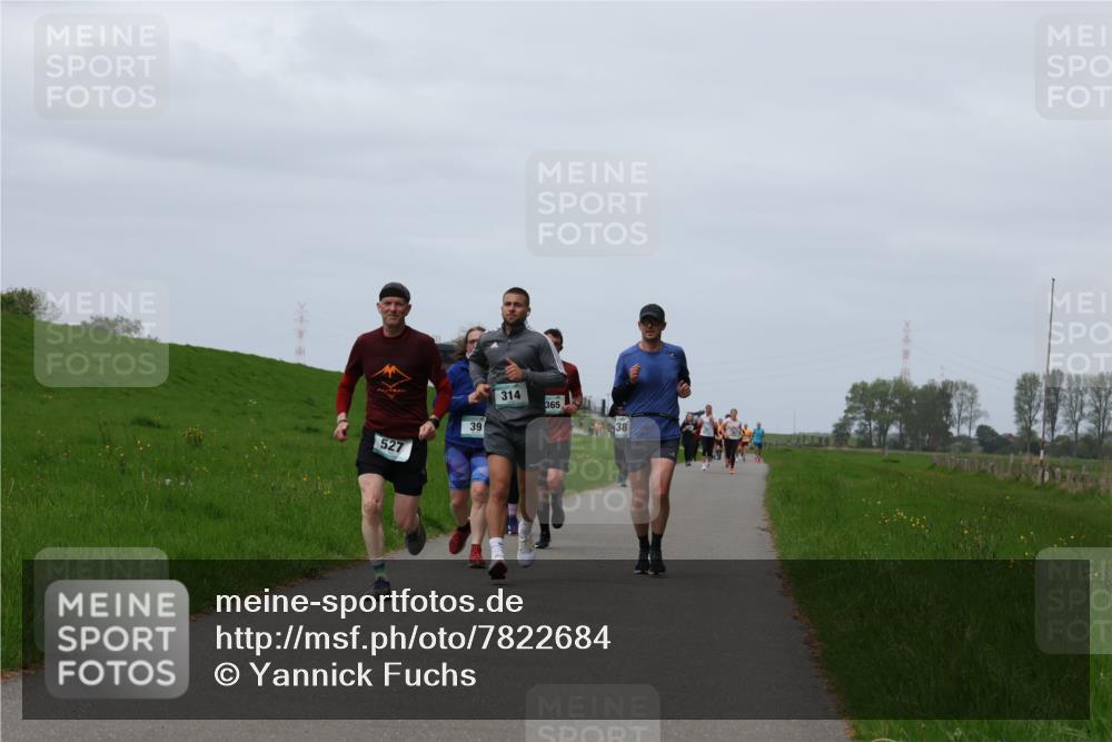 04.05.2025 - 8. Wedeler Halbmarathon Yannick Fuchs http://msf.ph/oto/7822684 04.05.2025 11:29:48 Laufen 527, 39, 314, 365, 38 meine-sportfotos.de