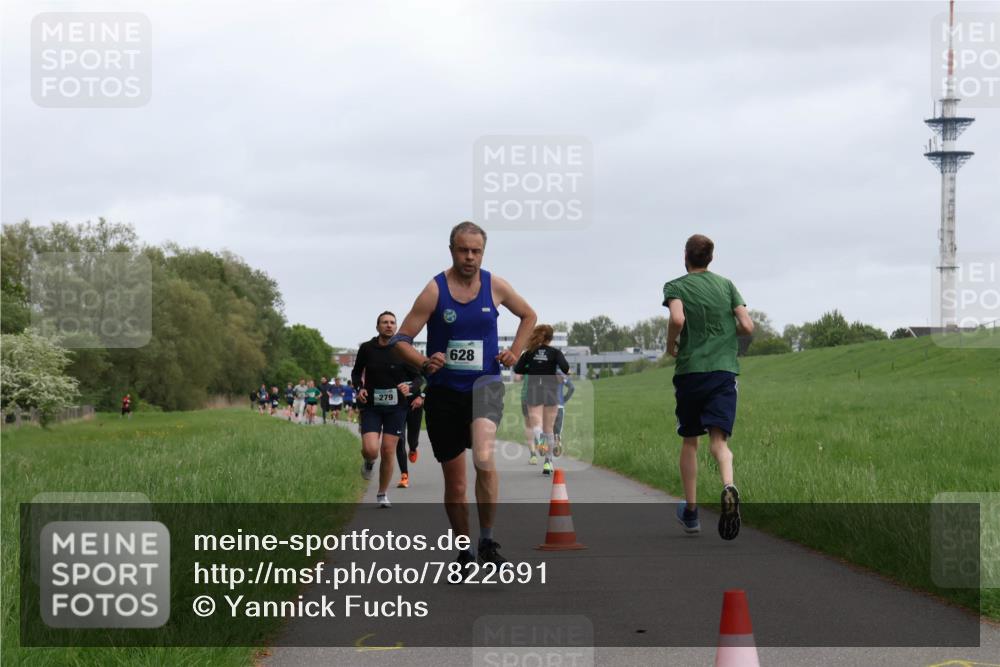 04.05.2025 - 8. Wedeler Halbmarathon Yannick Fuchs http://msf.ph/oto/7822691 04.05.2025 11:10:53 Laufen 279, 628 meine-sportfotos.de