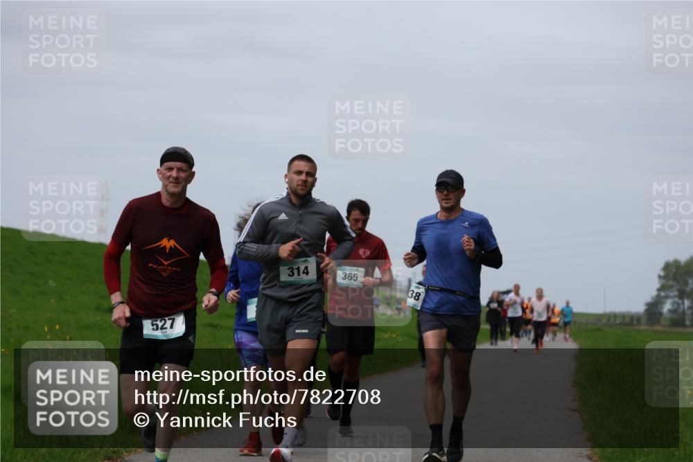 04.05.2025 - 8. Wedeler Halbmarathon Yannick Fuchs http://msf.ph/oto/7822708 04.05.2025 11:29:49 Laufen 314, 527, 365, 38 meine-sportfotos.de