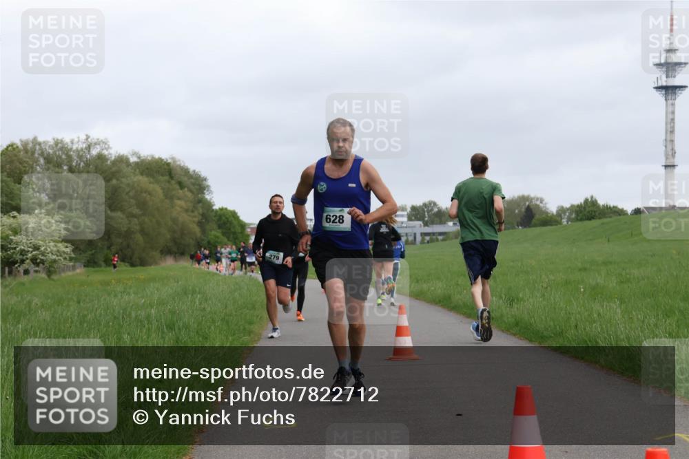 04.05.2025 - 8. Wedeler Halbmarathon Yannick Fuchs http://msf.ph/oto/7822712 04.05.2025 11:10:53 Laufen 279, 628 meine-sportfotos.de