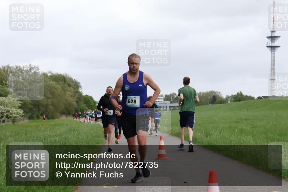 04.05.2025 - 8. Wedeler Halbmarathon Yannick Fuchs http://msf.ph/oto/7822735 04.05.2025 11:10:53 Laufen 279, 628 meine-sportfotos.de