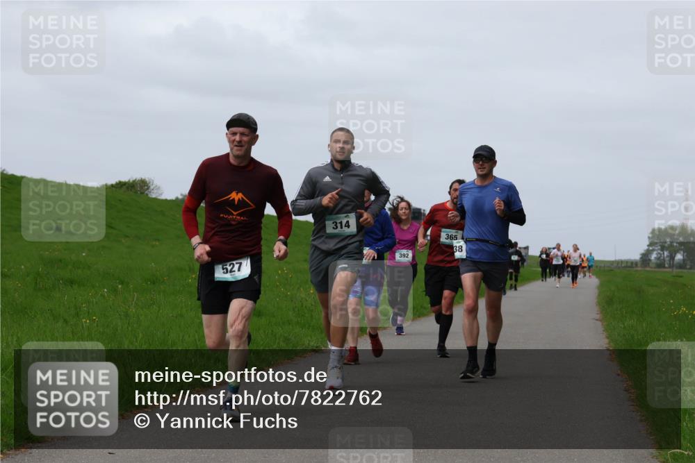 04.05.2025 - 8. Wedeler Halbmarathon Yannick Fuchs http://msf.ph/oto/7822762 04.05.2025 11:29:50 Laufen 527, 314, 392, 365, 38 meine-sportfotos.de