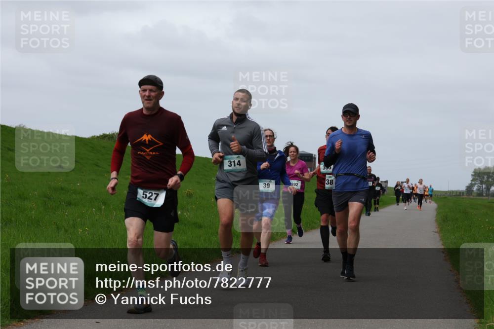 04.05.2025 - 8. Wedeler Halbmarathon Yannick Fuchs http://msf.ph/oto/7822777 04.05.2025 11:29:51 Laufen 527, 314, 363, 38, 39, 392 meine-sportfotos.de