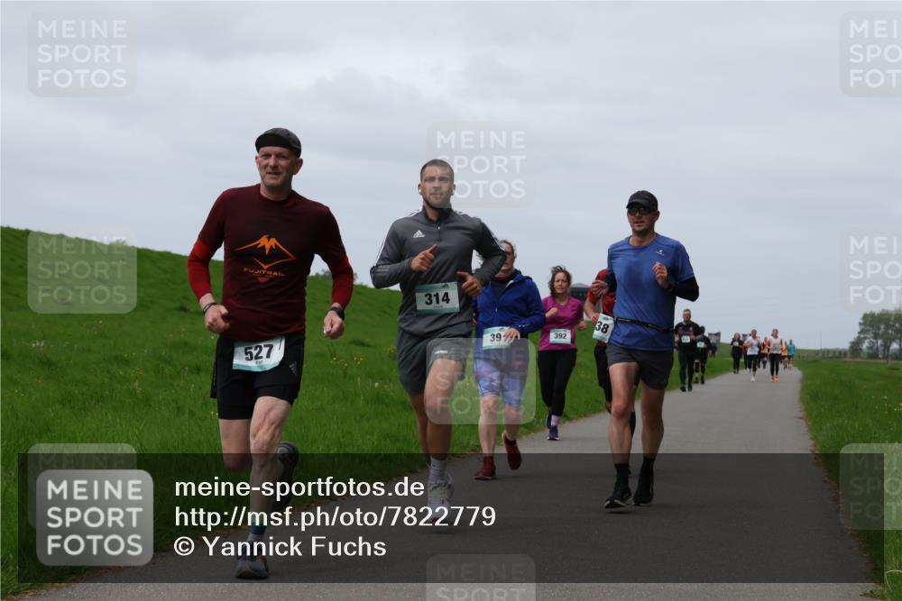 04.05.2025 - 8. Wedeler Halbmarathon Yannick Fuchs http://msf.ph/oto/7822779 04.05.2025 11:29:51 Laufen 527, 314, 390, 392, 38 meine-sportfotos.de