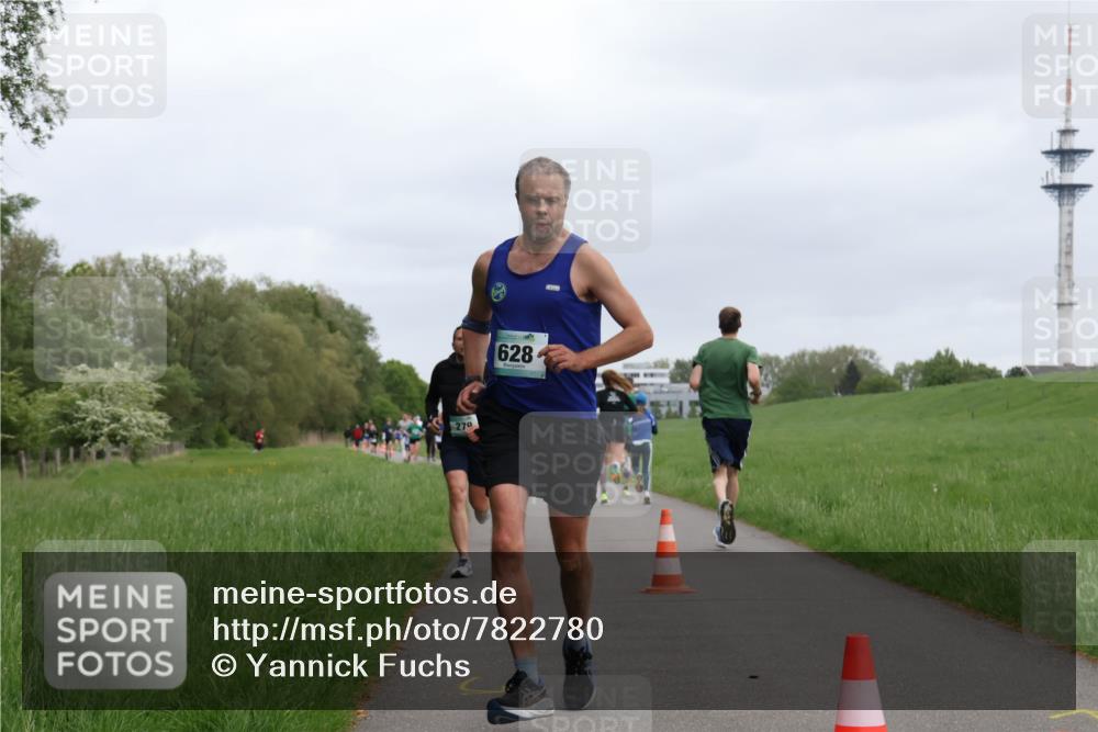 04.05.2025 - 8. Wedeler Halbmarathon Yannick Fuchs http://msf.ph/oto/7822780 04.05.2025 11:10:54 Laufen 270, 628 meine-sportfotos.de