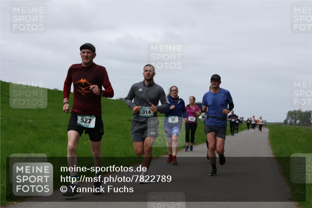 04.05.2025 - 8. Wedeler Halbmarathon Yannick Fuchs http://msf.ph/oto/7822789 04.05.2025 11:29:51 Laufen 527, 314, 39, 392 meine-sportfotos.de