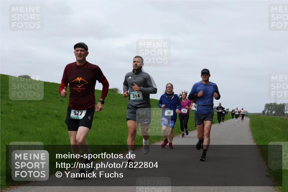 04.05.2025 - 8. Wedeler Halbmarathon Yannick Fuchs http://msf.ph/oto/7822804 04.05.2025 11:29:51 Laufen 527, 314, 39, 392, 38 meine-sportfotos.de