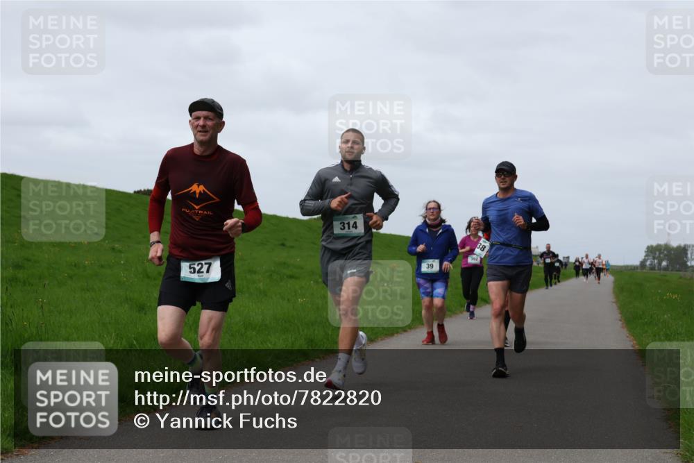 04.05.2025 - 8. Wedeler Halbmarathon Yannick Fuchs http://msf.ph/oto/7822820 04.05.2025 11:29:52 Laufen 527, 314, 38, 39, 192 meine-sportfotos.de
