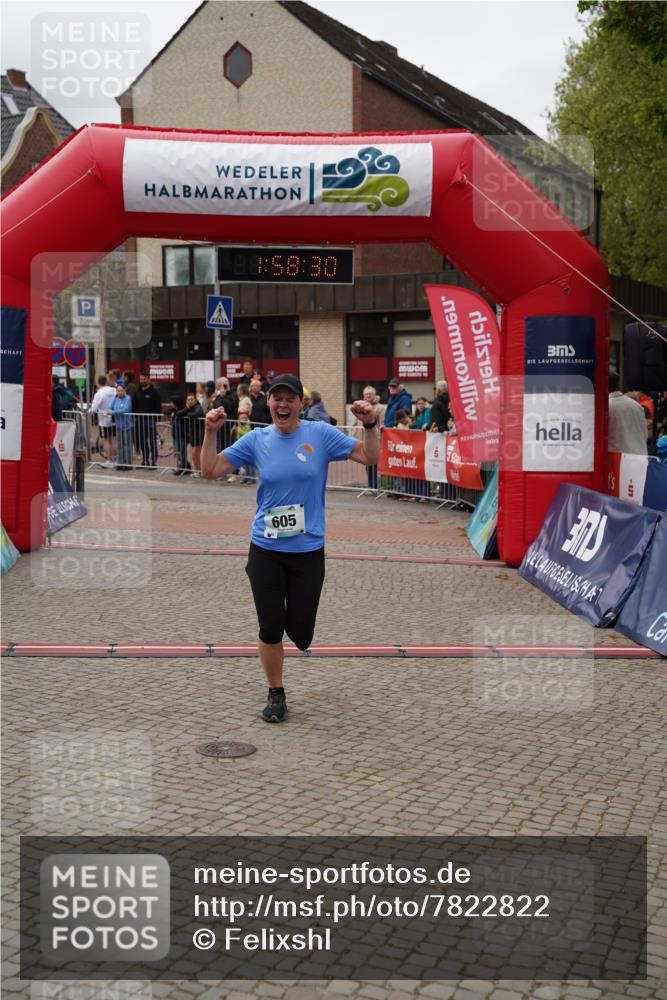04.05.2025 - 8. Wedeler Halbmarathon Felixshl http://msf.ph/oto/7822822 04.05.2025 11:58:28 Ziel 71, 605 meine-sportfotos.de