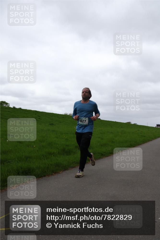 04.05.2025 - 8. Wedeler Halbmarathon Yannick Fuchs http://msf.ph/oto/7822829 04.05.2025 12:15:04 Laufen 627 meine-sportfotos.de