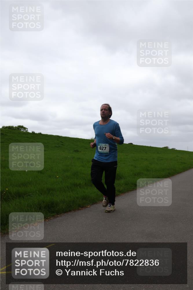 04.05.2025 - 8. Wedeler Halbmarathon Yannick Fuchs http://msf.ph/oto/7822836 04.05.2025 12:15:04 Laufen 627 meine-sportfotos.de