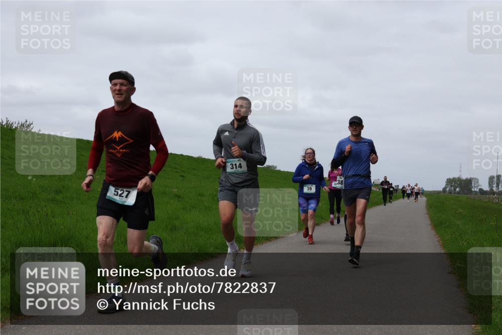 04.05.2025 - 8. Wedeler Halbmarathon Yannick Fuchs http://msf.ph/oto/7822837 04.05.2025 11:29:52 Laufen 527, 314, 39, 3938 meine-sportfotos.de