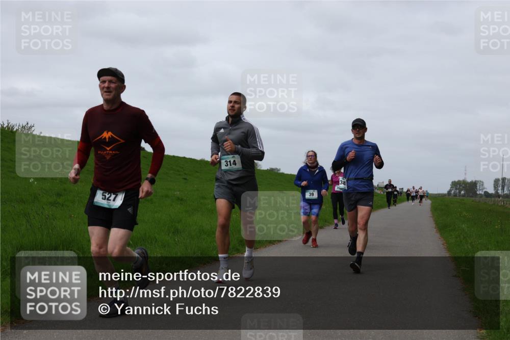 04.05.2025 - 8. Wedeler Halbmarathon Yannick Fuchs http://msf.ph/oto/7822839 04.05.2025 11:29:52 Laufen 527, 314, 39, 38 meine-sportfotos.de
