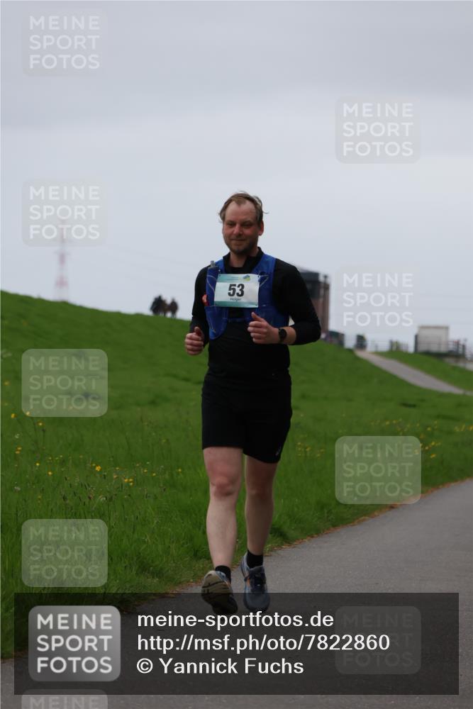 04.05.2025 - 8. Wedeler Halbmarathon Yannick Fuchs http://msf.ph/oto/7822860 04.05.2025 12:15:40 Laufen 53 meine-sportfotos.de