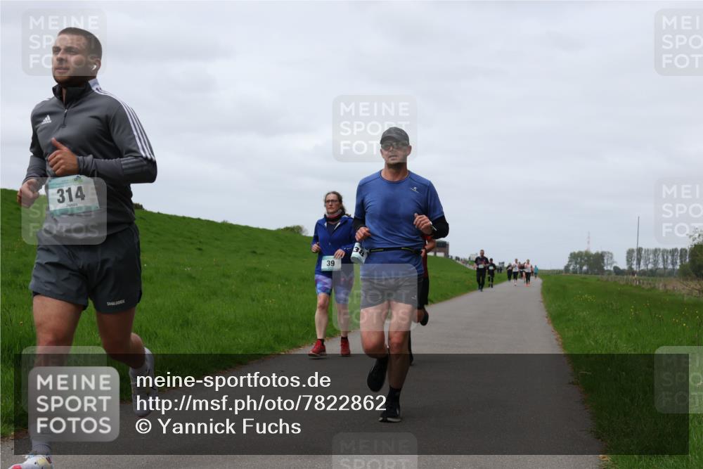 04.05.2025 - 8. Wedeler Halbmarathon Yannick Fuchs http://msf.ph/oto/7822862 04.05.2025 11:29:53 Laufen 314, 39 meine-sportfotos.de