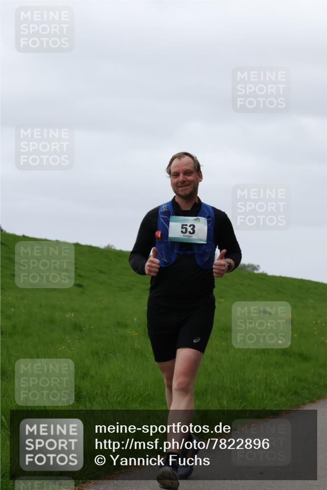 04.05.2025 - 8. Wedeler Halbmarathon Yannick Fuchs http://msf.ph/oto/7822896 04.05.2025 12:15:44 Laufen 53 meine-sportfotos.de