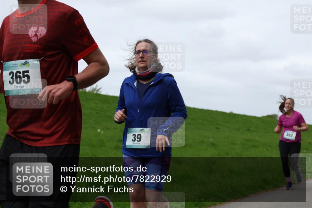 04.05.2025 - 8. Wedeler Halbmarathon Yannick Fuchs http://msf.ph/oto/7822929 04.05.2025 11:29:55 Laufen 6, 365, 39, 392 meine-sportfotos.de
