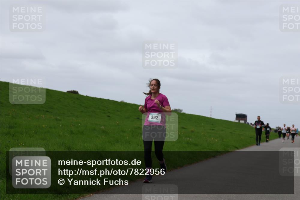 04.05.2025 - 8. Wedeler Halbmarathon Yannick Fuchs http://msf.ph/oto/7822956 04.05.2025 11:29:56 Laufen 392 meine-sportfotos.de