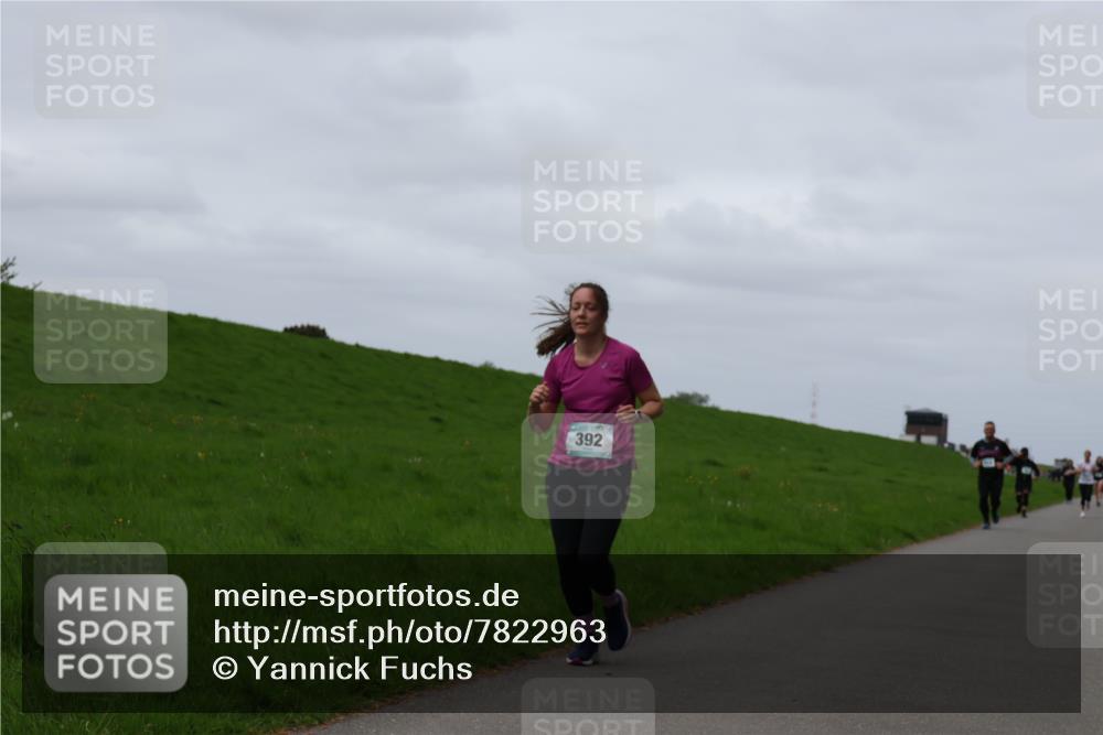 04.05.2025 - 8. Wedeler Halbmarathon Yannick Fuchs http://msf.ph/oto/7822963 04.05.2025 11:29:56 Laufen 392 meine-sportfotos.de