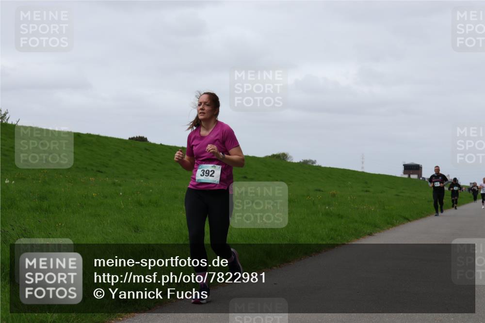 04.05.2025 - 8. Wedeler Halbmarathon Yannick Fuchs http://msf.ph/oto/7822981 04.05.2025 11:29:57 Laufen 392 meine-sportfotos.de