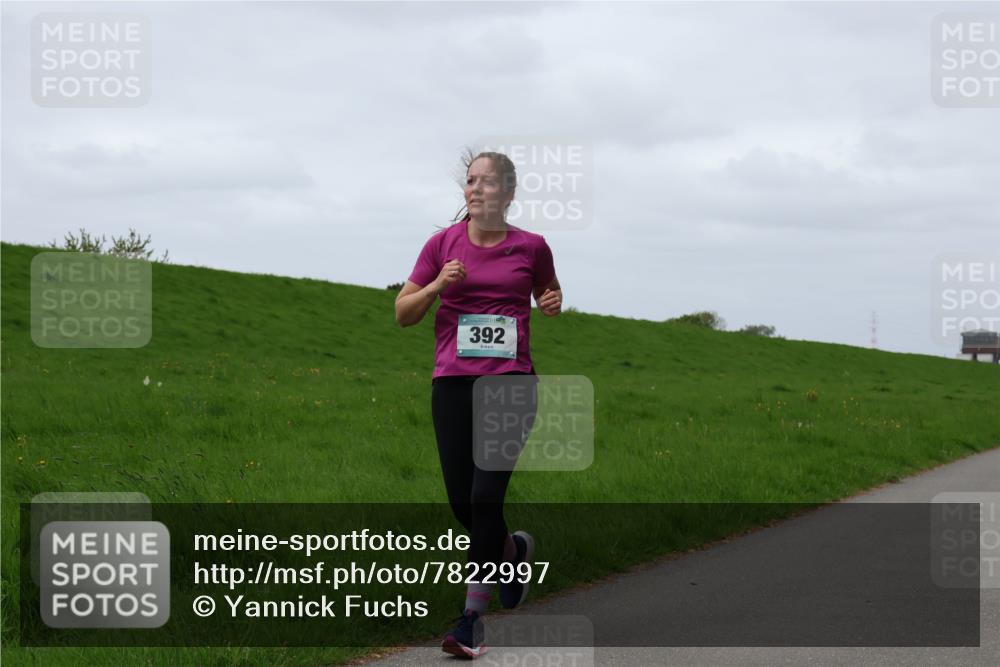 04.05.2025 - 8. Wedeler Halbmarathon Yannick Fuchs http://msf.ph/oto/7822997 04.05.2025 11:29:57 Laufen 392 meine-sportfotos.de