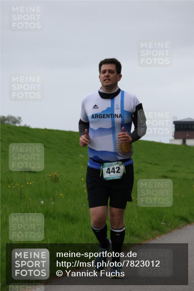 04.05.2025 - 8. Wedeler Halbmarathon Yannick Fuchs http://msf.ph/oto/7823012 04.05.2025 12:16:13 Laufen 442 meine-sportfotos.de