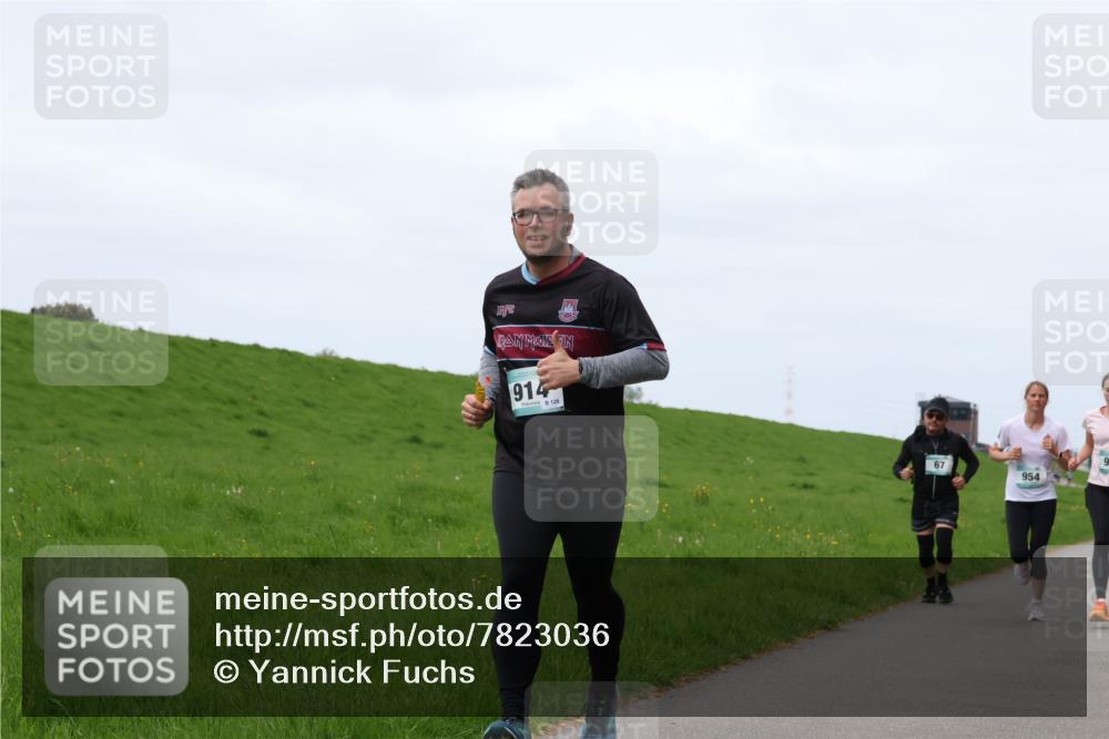 04.05.2025 - 8. Wedeler Halbmarathon Yannick Fuchs http://msf.ph/oto/7823036 04.05.2025 11:30:06 Laufen 914, 126, 67, 954 meine-sportfotos.de