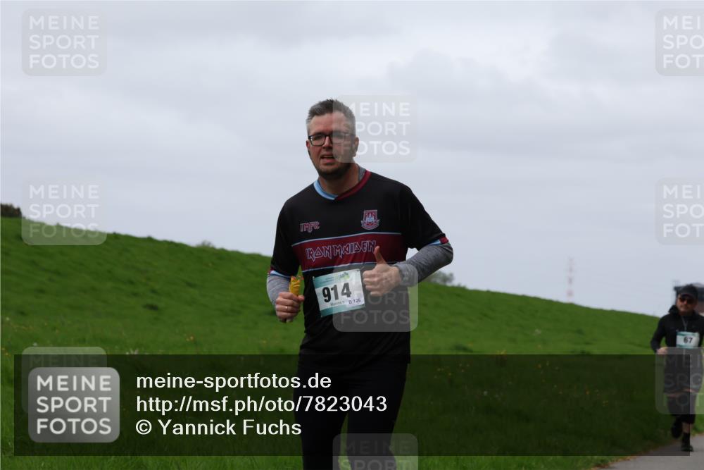 04.05.2025 - 8. Wedeler Halbmarathon Yannick Fuchs http://msf.ph/oto/7823043 04.05.2025 11:30:06 Laufen 914, 126, 67 meine-sportfotos.de