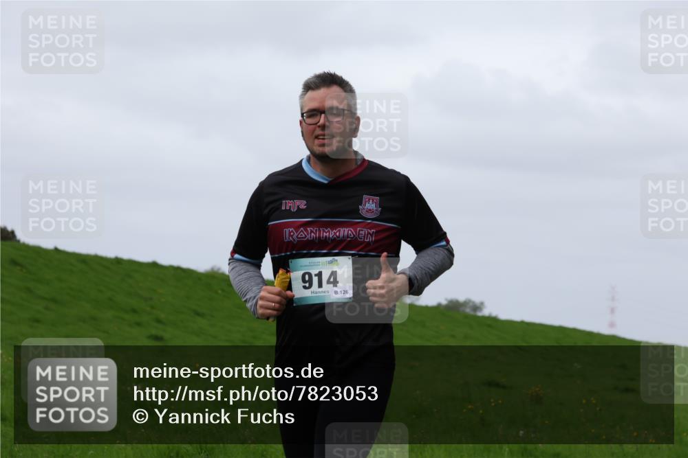 04.05.2025 - 8. Wedeler Halbmarathon Yannick Fuchs http://msf.ph/oto/7823053 04.05.2025 11:30:06 Laufen 914, 126 meine-sportfotos.de