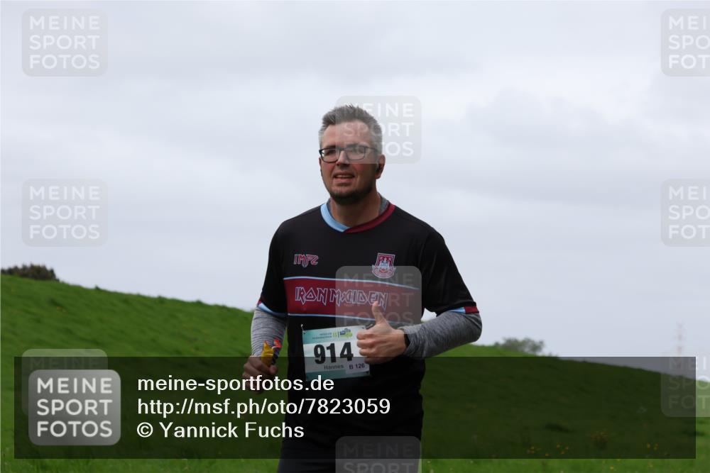 04.05.2025 - 8. Wedeler Halbmarathon Yannick Fuchs http://msf.ph/oto/7823059 04.05.2025 11:30:06 Laufen 914, 126 meine-sportfotos.de