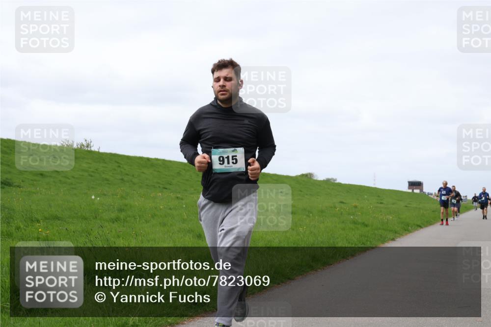 04.05.2025 - 8. Wedeler Halbmarathon Yannick Fuchs http://msf.ph/oto/7823069 04.05.2025 11:52:30 Laufen 915 meine-sportfotos.de