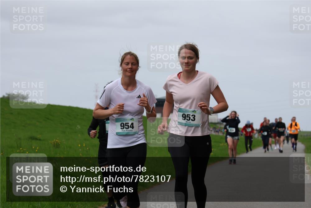 04.05.2025 - 8. Wedeler Halbmarathon Yannick Fuchs http://msf.ph/oto/7823107 04.05.2025 11:30:08 Laufen 954, 953 meine-sportfotos.de