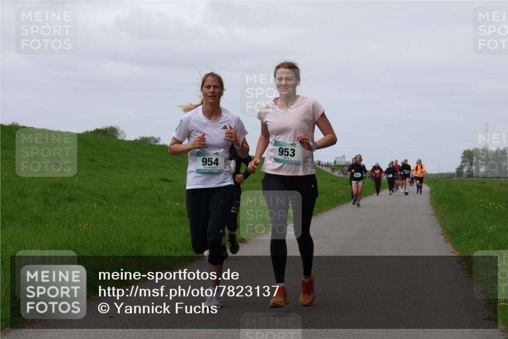 04.05.2025 - 8. Wedeler Halbmarathon Yannick Fuchs http://msf.ph/oto/7823137 04.05.2025 11:30:09 Laufen 954, 953 meine-sportfotos.de