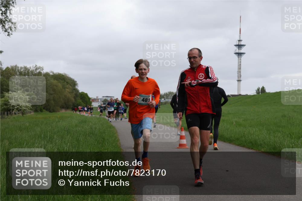 04.05.2025 - 8. Wedeler Halbmarathon Yannick Fuchs http://msf.ph/oto/7823170 04.05.2025 11:11:03 Laufen 481 meine-sportfotos.de