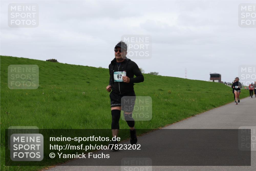 04.05.2025 - 8. Wedeler Halbmarathon Yannick Fuchs http://msf.ph/oto/7823202 04.05.2025 11:30:12 Laufen 67 meine-sportfotos.de