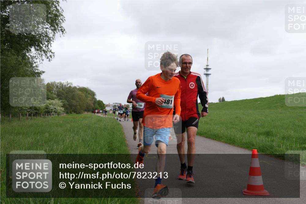 04.05.2025 - 8. Wedeler Halbmarathon Yannick Fuchs http://msf.ph/oto/7823213 04.05.2025 11:11:04 Laufen 788, 481 meine-sportfotos.de