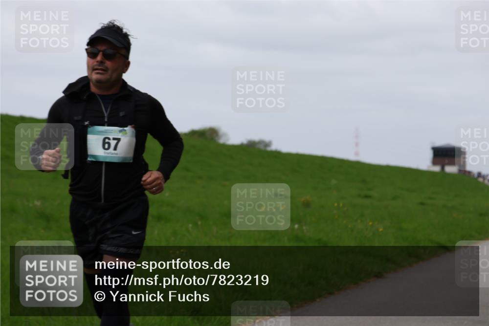 04.05.2025 - 8. Wedeler Halbmarathon Yannick Fuchs http://msf.ph/oto/7823219 04.05.2025 11:30:12 Laufen 67 meine-sportfotos.de