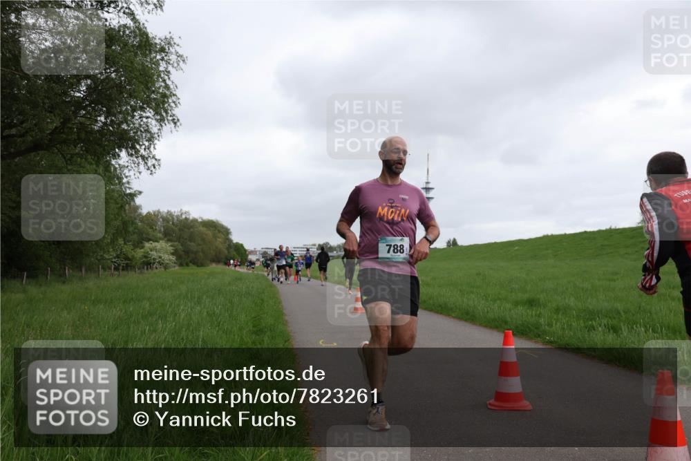 04.05.2025 - 8. Wedeler Halbmarathon Yannick Fuchs http://msf.ph/oto/7823261 04.05.2025 11:11:06 Laufen 788 meine-sportfotos.de